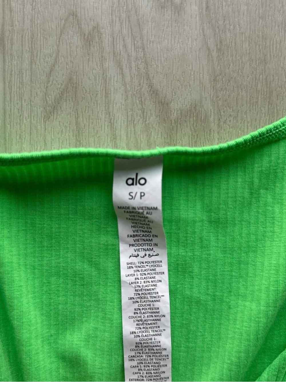 ALO Yoga Bright Neon Green Ribbed Crop Top - Picture 3 of 3